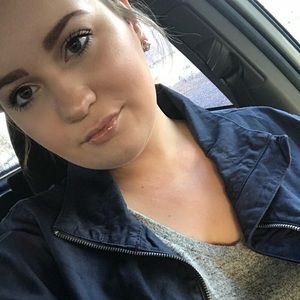 Meet your Posher, Abby